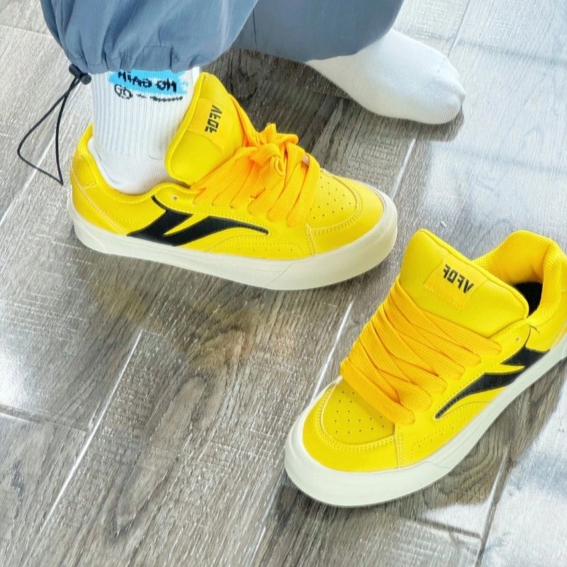 Damen Sportliche Sneakers mit innovativem Schnürsystem