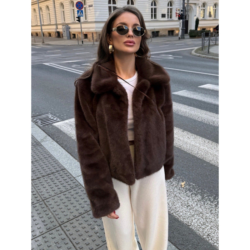 Damen Kurze Kunstfelljacke mit elegantem Schnitt R&B