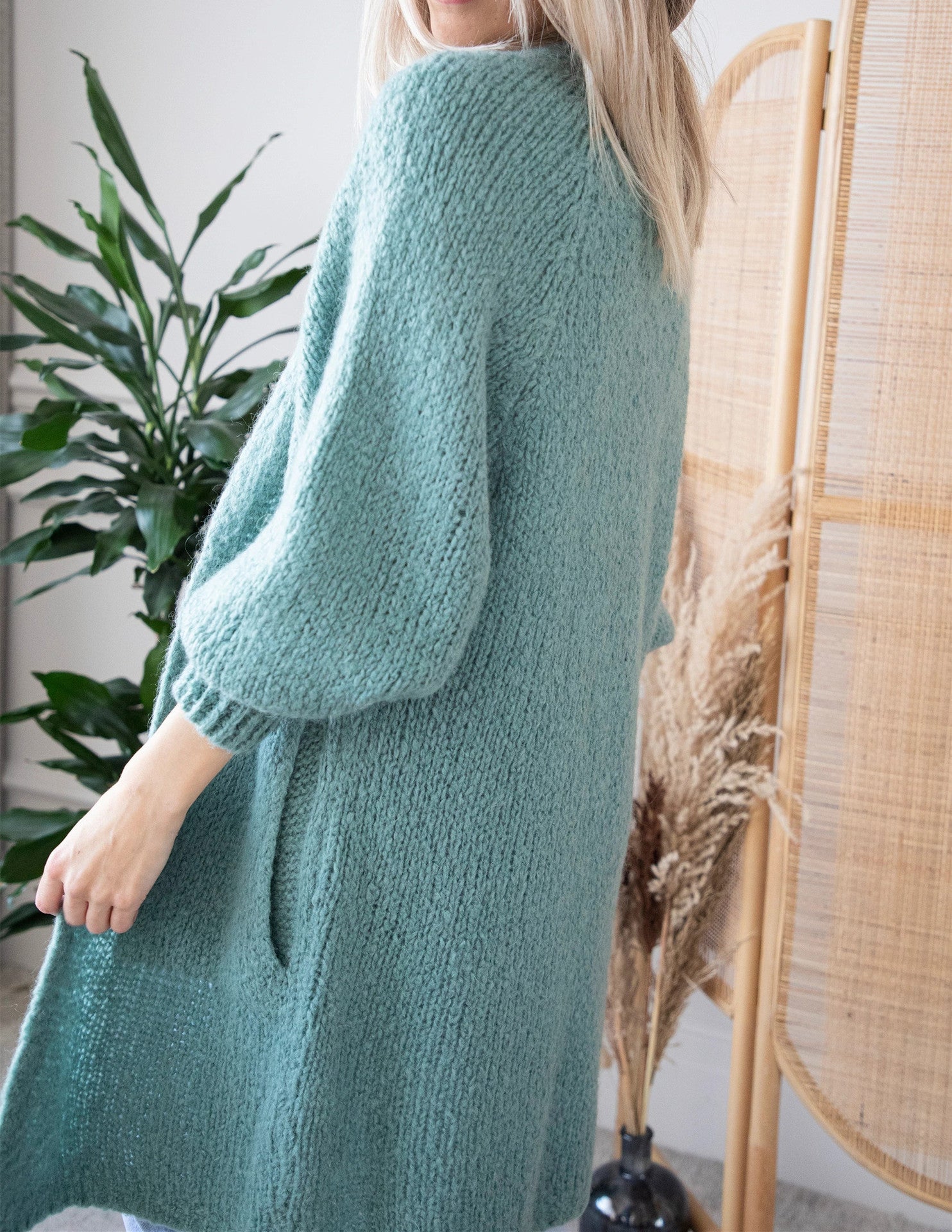 Damen Oversized Strickmantel mit lässigem V-Ausschnitt und luftiger Maschenstruktur R&B