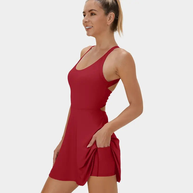 Rückenfreies, ausgeschnittenes, 2-in-1-Sportkleid mit Seitentaschen (Easy Peezy)