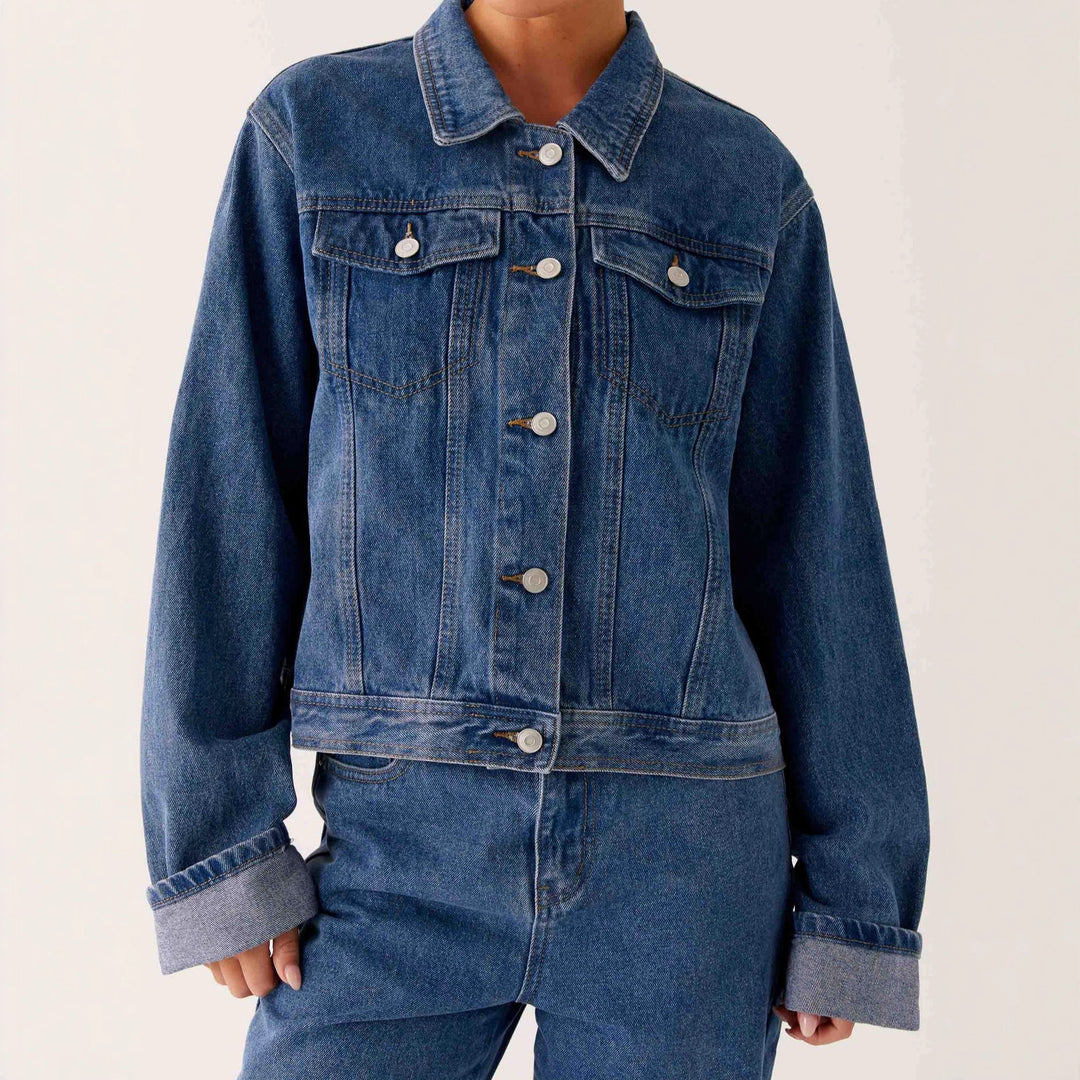 Damen trendige Denimjacke im lässigen Schnitt mit aufgesetzten Taschen und Knopfdetails R&B