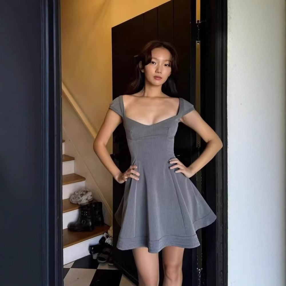 Damen Sommerkleid mit angeschnittenen Trägern und fließendem Rock R&B