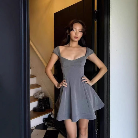 Damen Sommerkleid mit angeschnittenen Trägern und fließendem Rock R&B