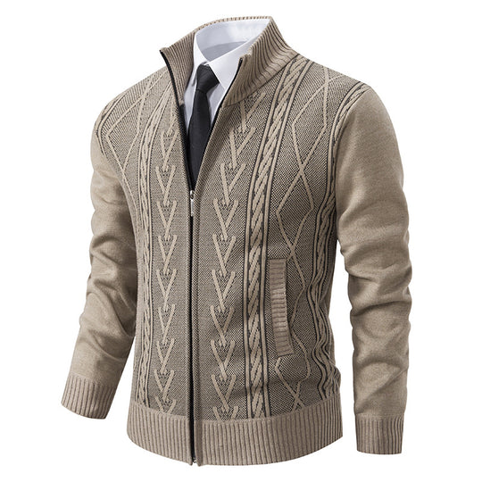 Herren Strickjacke mit modernem Zopfmuster und hochgeschlossenem Kragen R&B