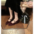 Damen Ballerinas mit elegantem Riemendesign und modischem Schmuck