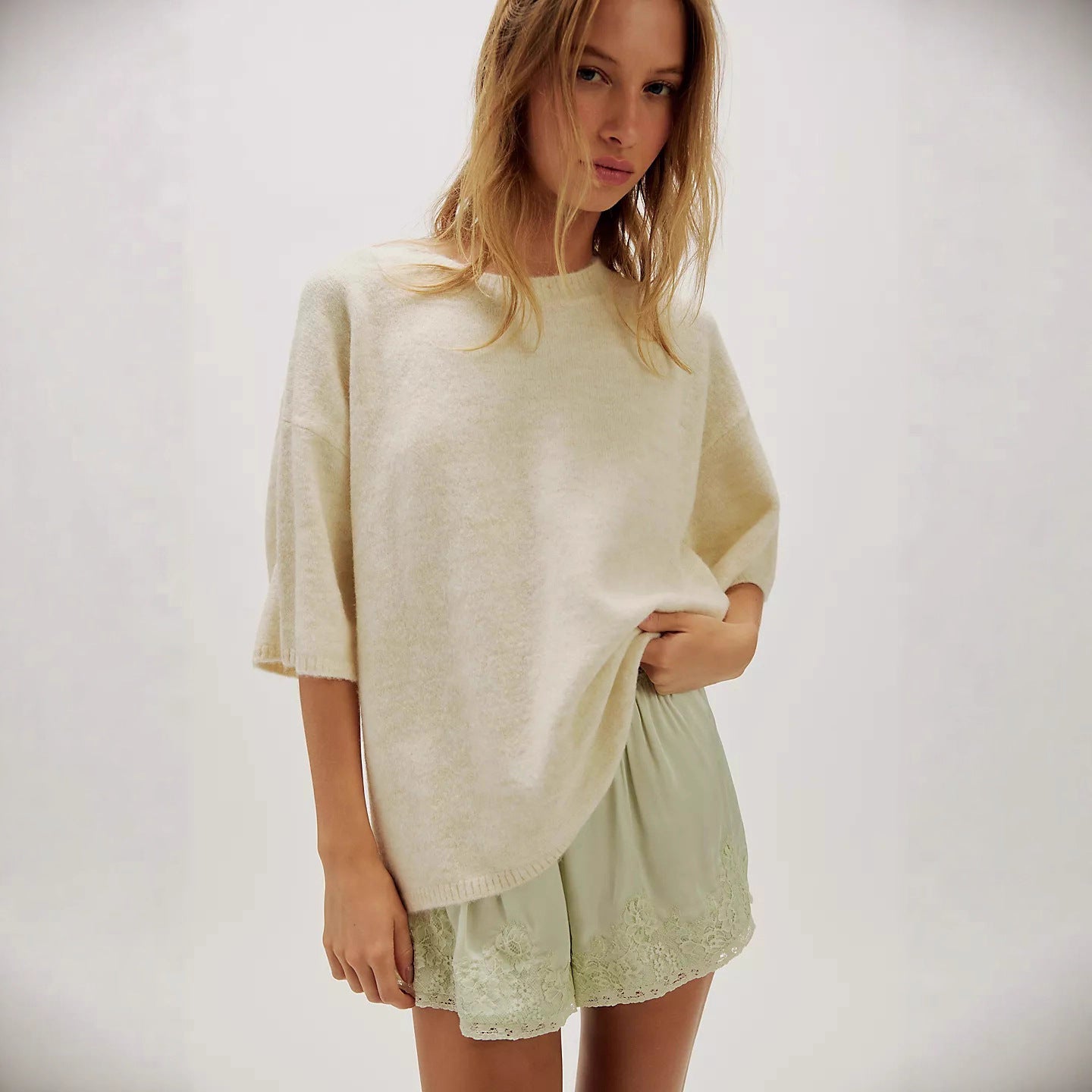 Damen Stylish halbtransparentes Sweatshirt mit Spitze und lässigem Schnitt