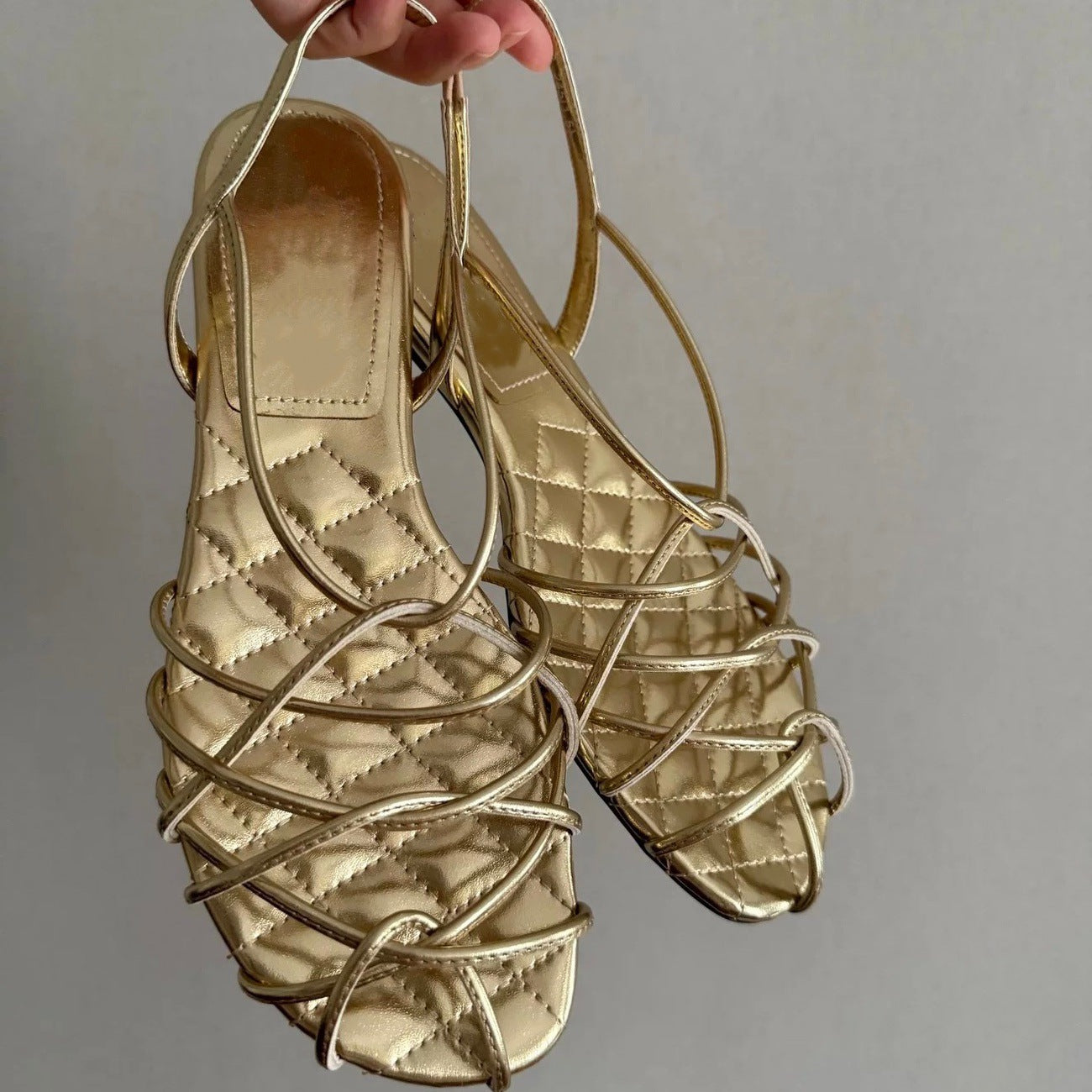 Damen Elegante Riemensandalen mit feinen Halteriemen R&B