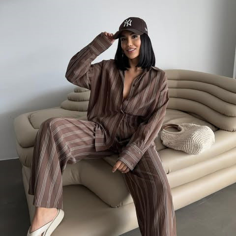 Damen gestreiftes Lounge-Set mit weiten Hosen und lockerer Bluse R&B