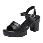 Damen Plateau Sandalen mit speziellen Riemen und rutschfester Sohle