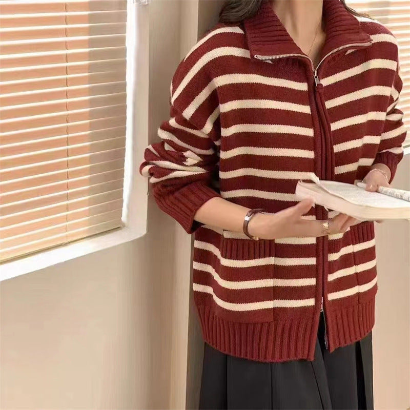 Damen Strickjacke mit modernem Streifenmuster und praktischen Taschen R&B