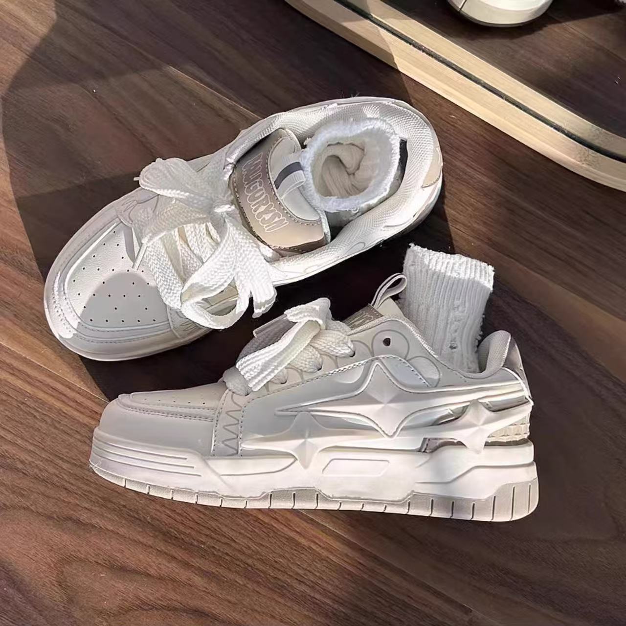 Damen Sportliche Sneakers mit modernem Design und dämpfender Sohle R&B