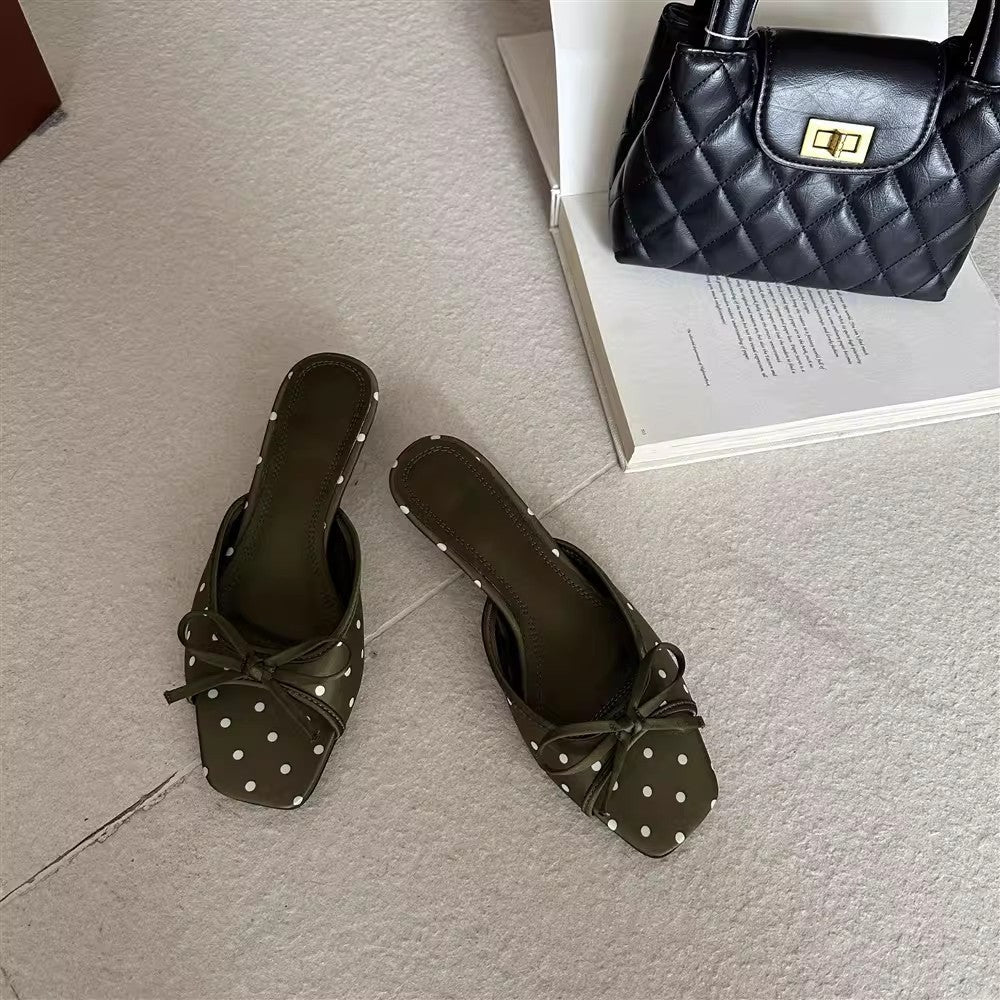 Damen Offene Mules mit dekorativen Punkten und schickem Schleifen-Detail R&B