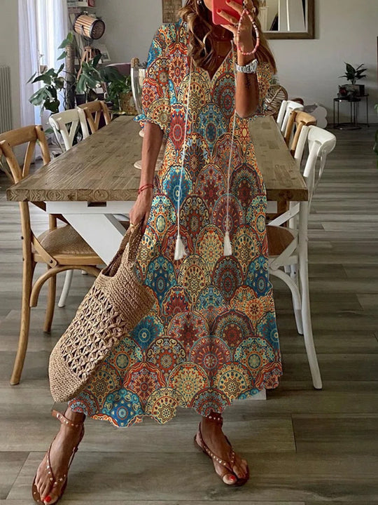 Damen Maxikleid mit modernem Boho-Design und lässigem V-Ausschnitt Heidi-Mode