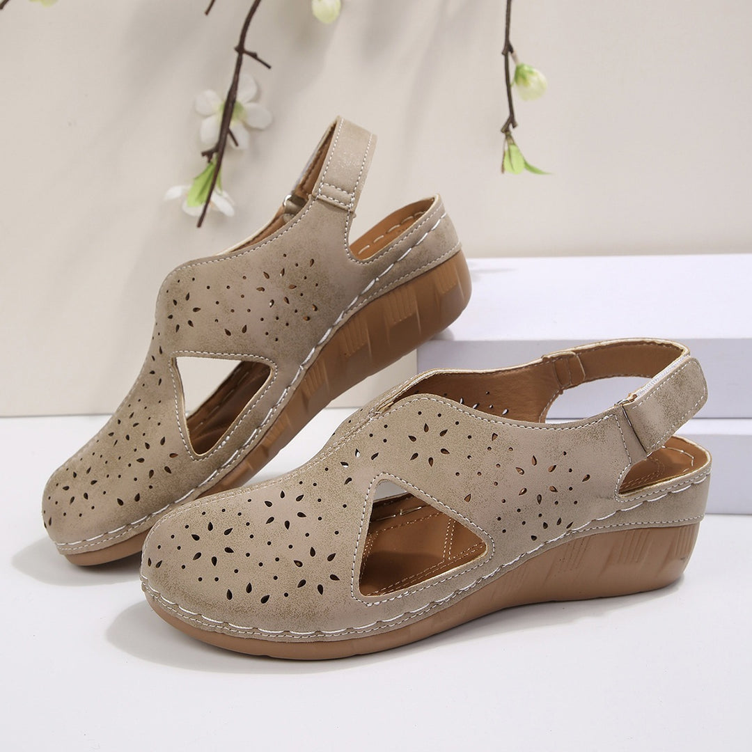 Damen Wedge-Pantoletten mit geschlitztem Design und rutschfester Sohle R&B