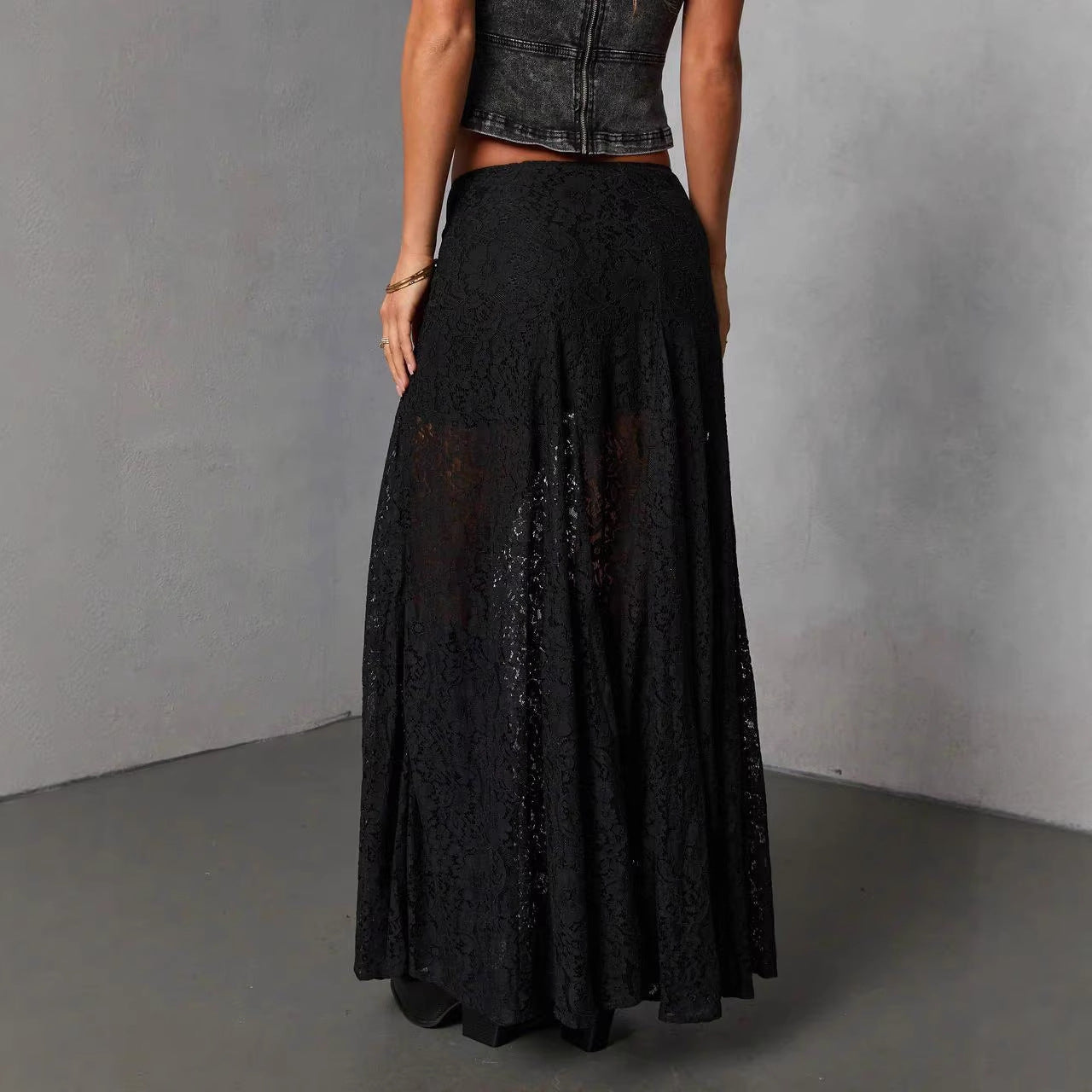 Damen Eleganter Spitzenmaxirock mit fließendem Fall und transparenten Details EB