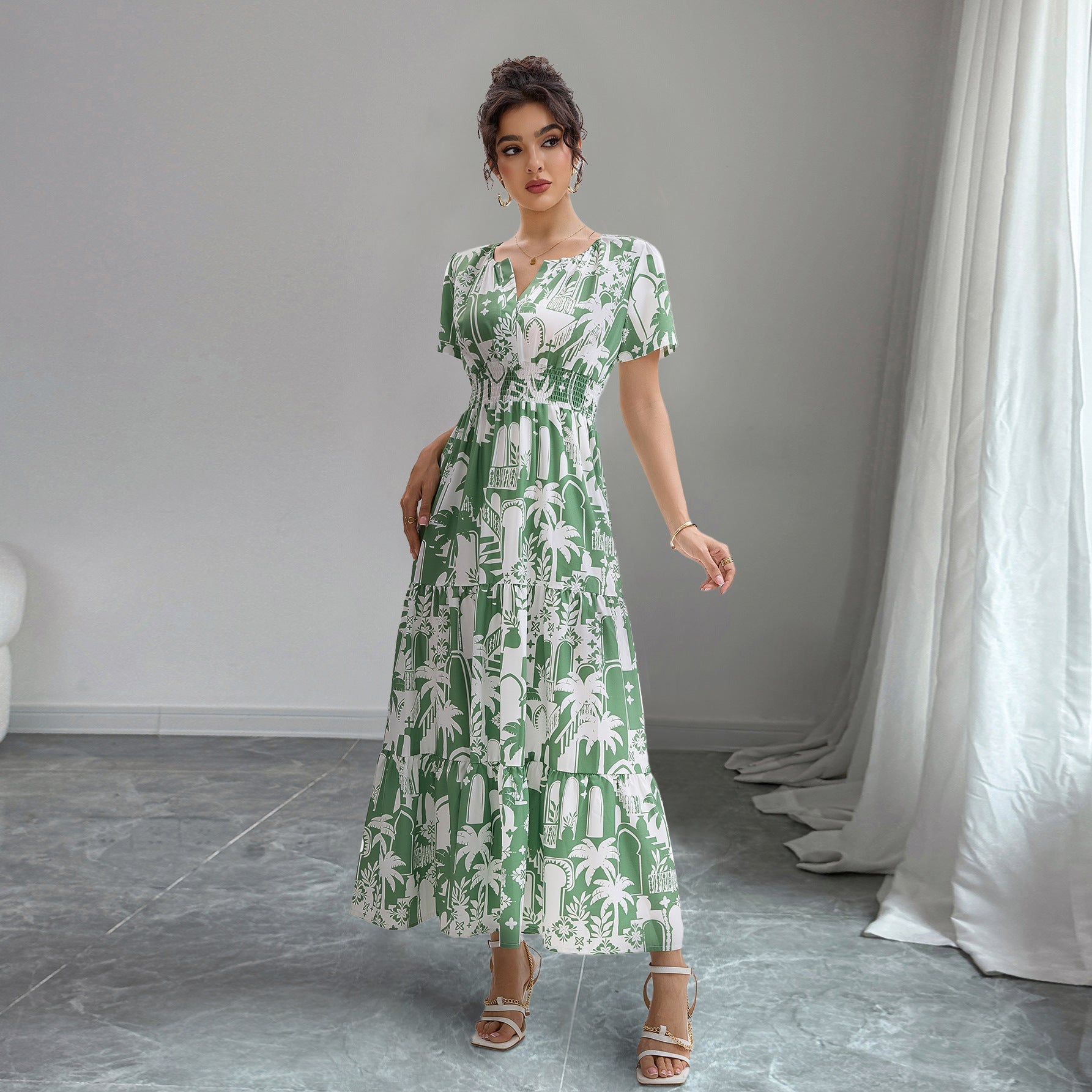 Damen Maxikleid mit tropischem Print und Rüschendetails R&B