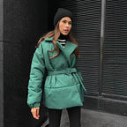 Damen eleganter gesteppter Mantel mit taillierbarem Gürtel R&B