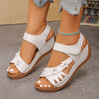 Damen Riemensandalen mit floralem Design und elastischen Riemen R&B