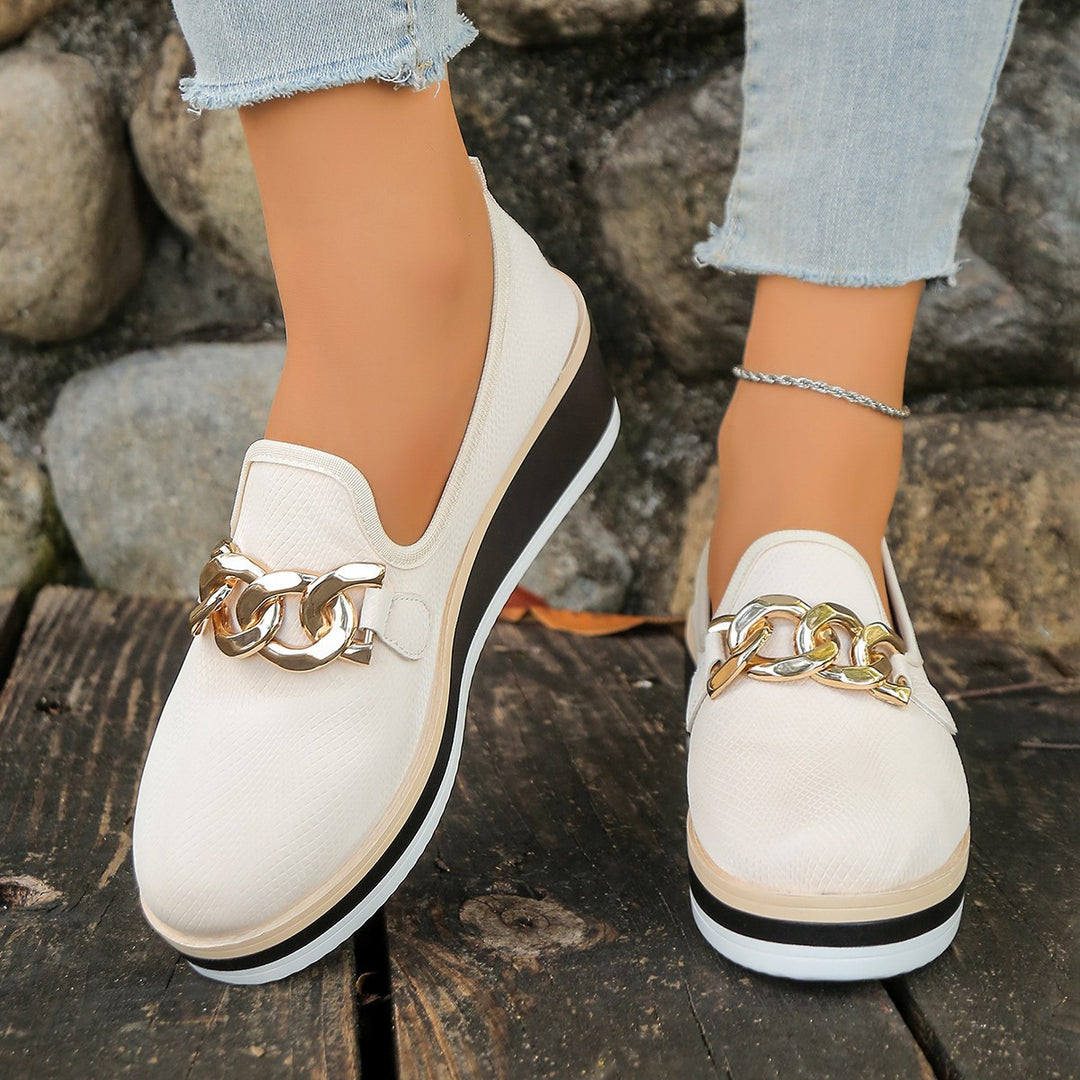 Damen Slip-On Sneakers mit stilvollem Kettendetail und Komfortsohle R&B