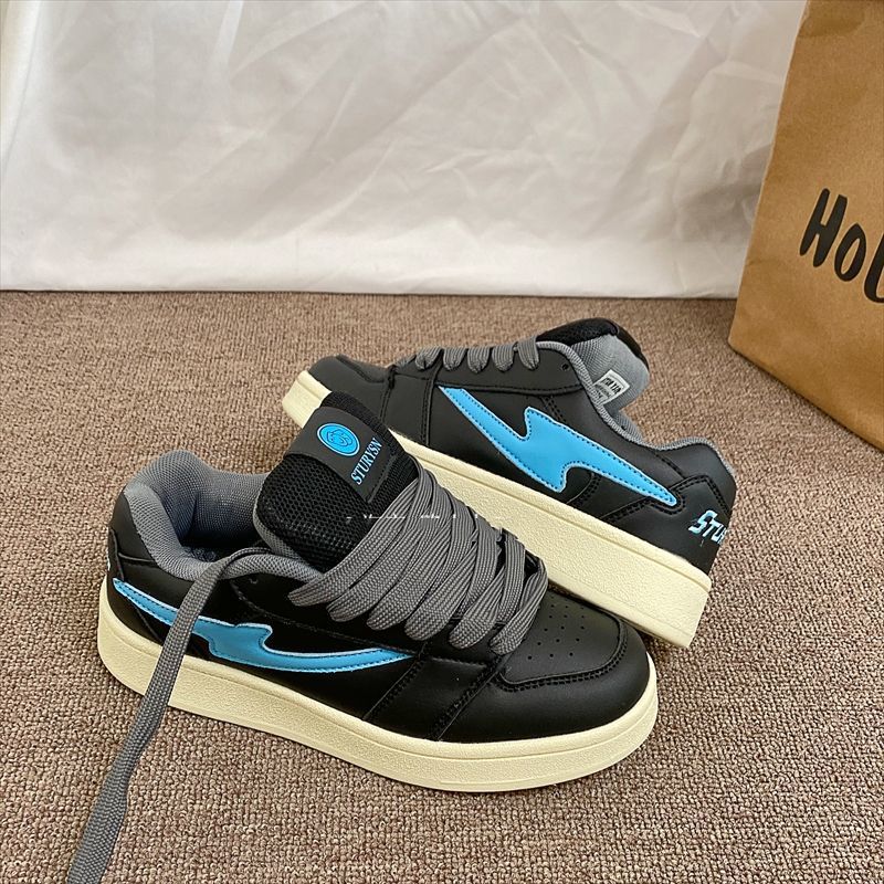 Damen Sneakers mit sportlichem Design und atmungsaktiver Obermaterialkombination