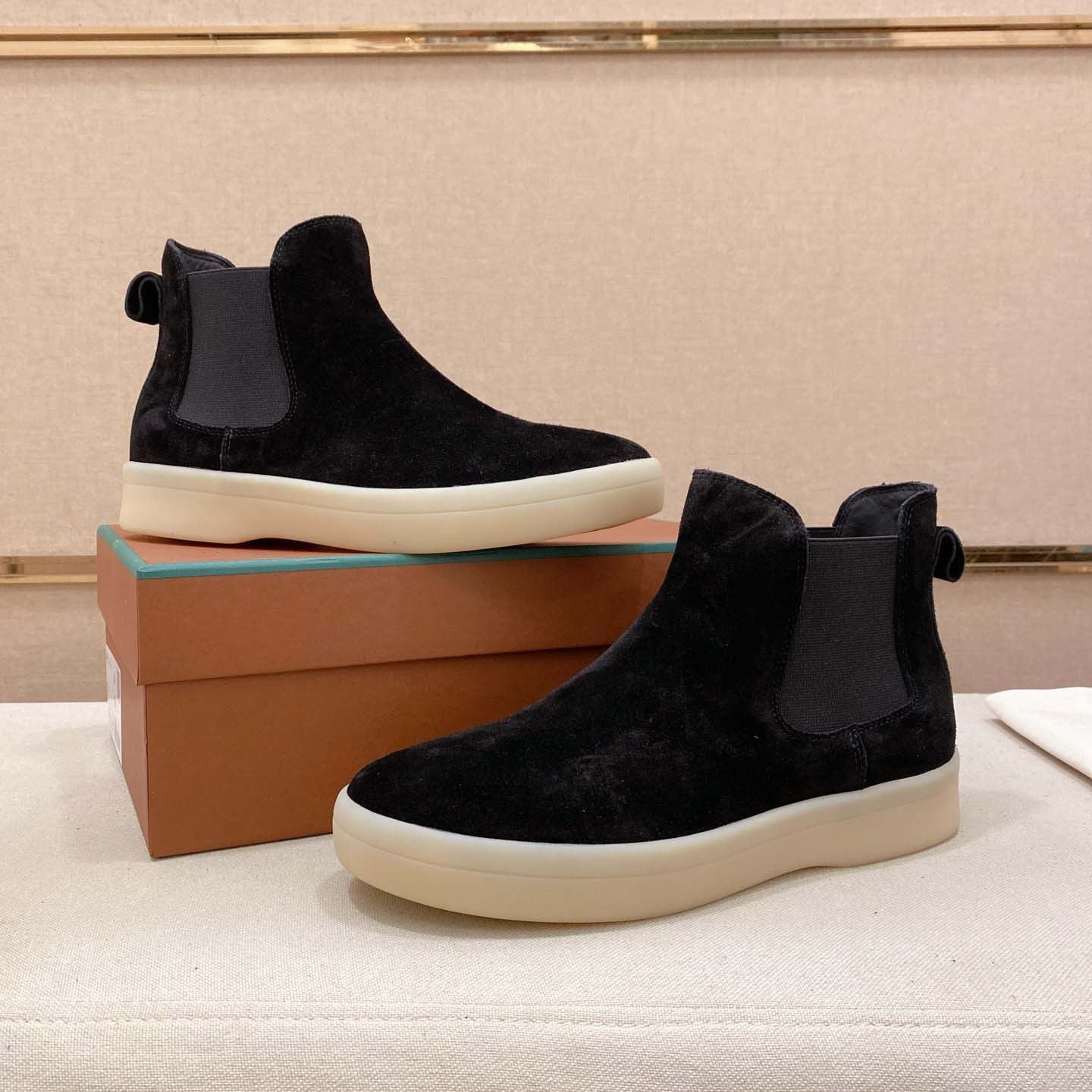 Damen Chelsea Boots aus hochwertigem Wildleder mit flexiblem Gummizug R&B