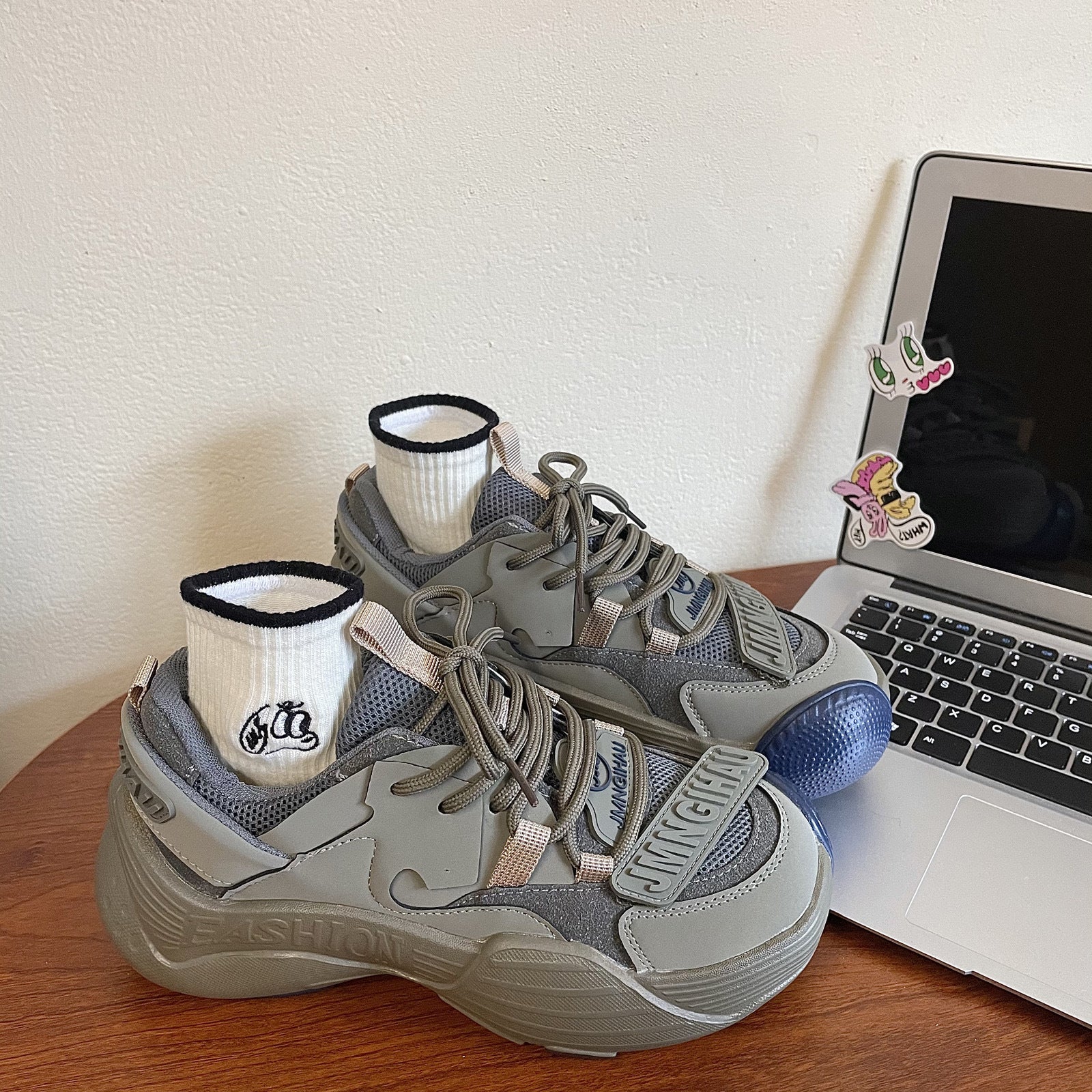 Damen Sneakers mit innovativer Socke und verstärkter Dämpfung R&B