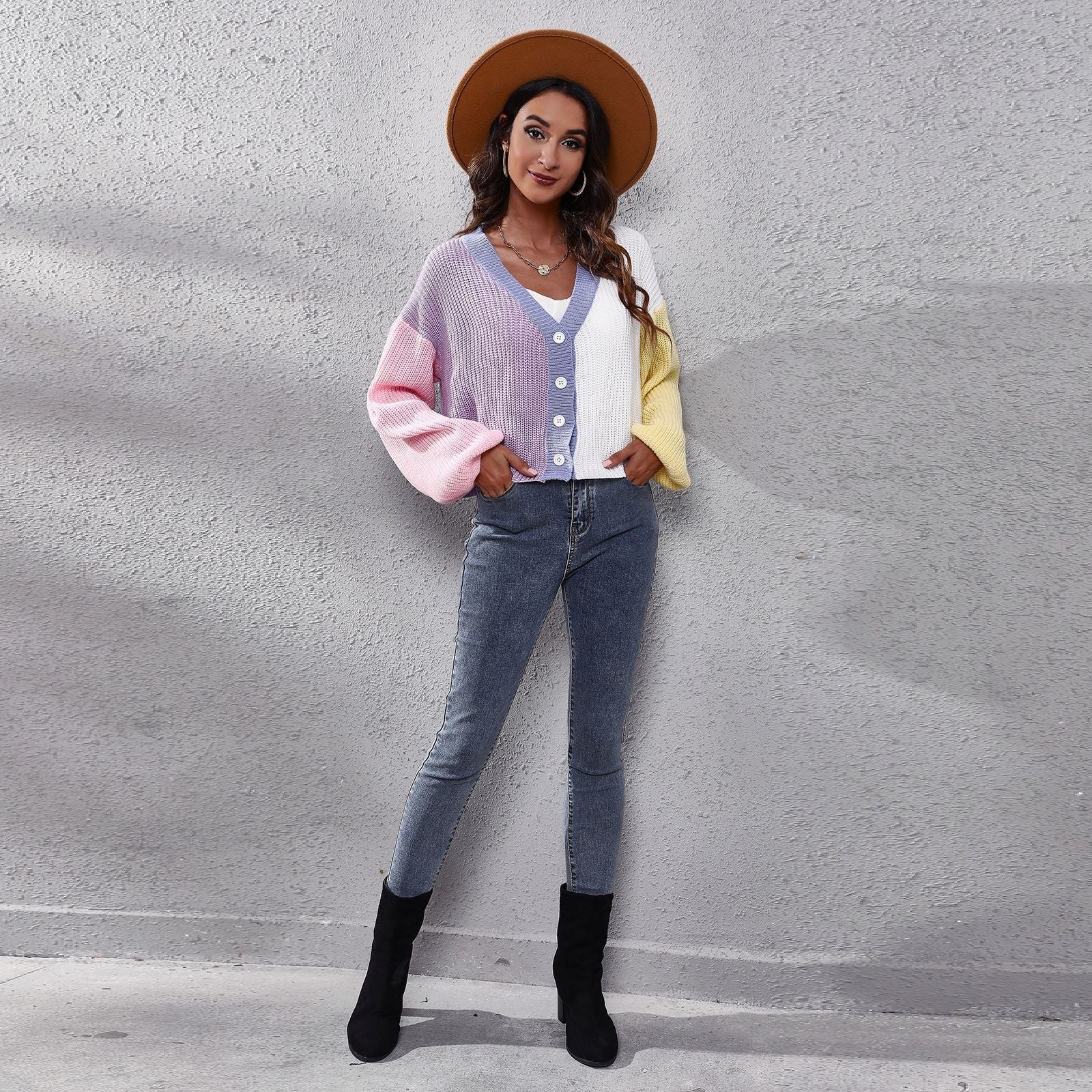 Damen Strickjacke mit buntem Farbblock-Design und weiten Ärmeln R&B