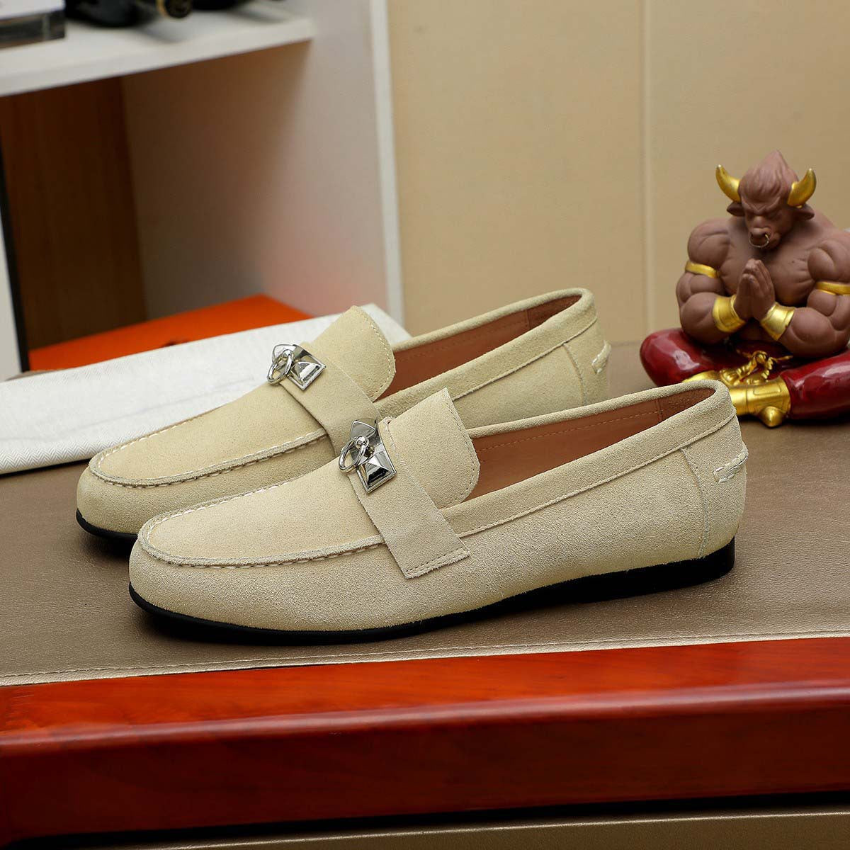 Damen Mokassin mit stilvollem Zierdetail und hochwertiger Wildleder-Oberfläche R&B