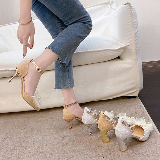 Damen elegante Pumps mit zierlichem Blumenschmuck R&B