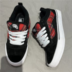 Damen Sneakers mit kariertem Obermaterial und robustem Veloursleder