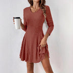Damen Strickkleid mit raffiniertem Rüschendesign und schmeichelndem Schnitt R&B
