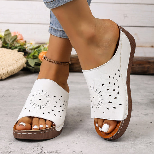 Damen Elegante und bequeme Wedge-Pantoletten mit dekorativem Lochmuster R&B