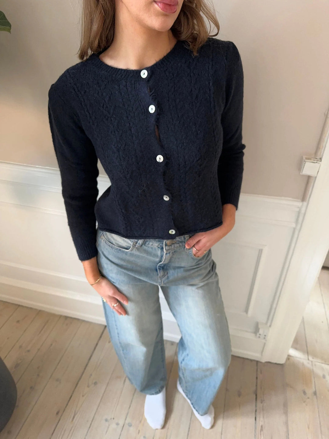Damen Strickjacke mit Knopfdetail und feiner Struktur R&B
