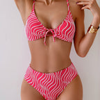 Damen Triangelbikini mit verspieltem Wellenmuster und verstellbarem Oberteil R&B