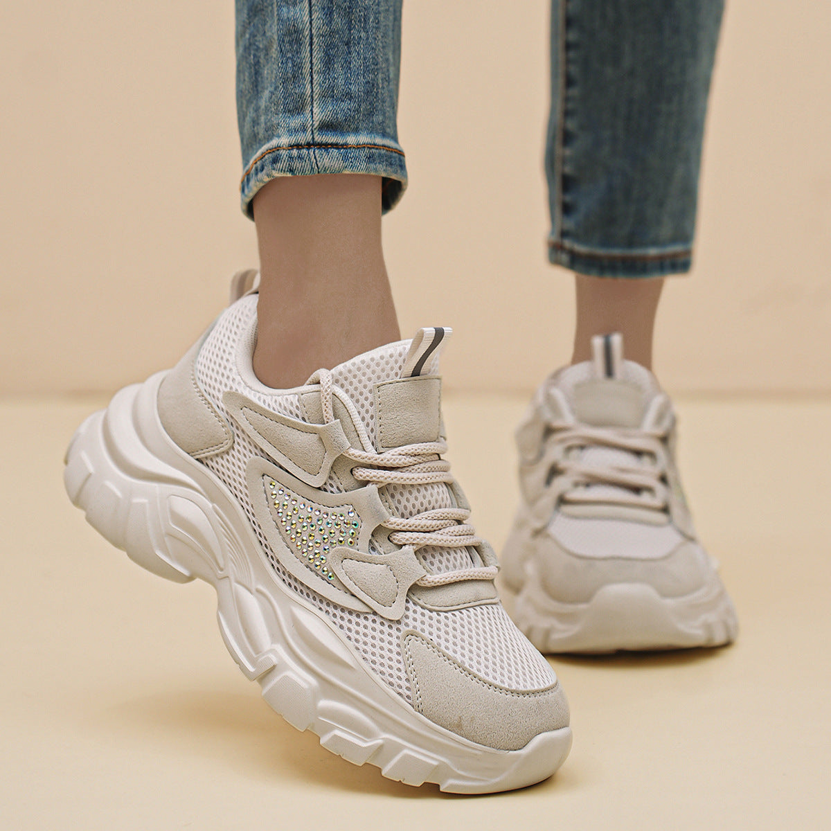 Damen Sportliche Sneakers mit reflektierenden Akzenten und atmungsaktiver Konstruktion