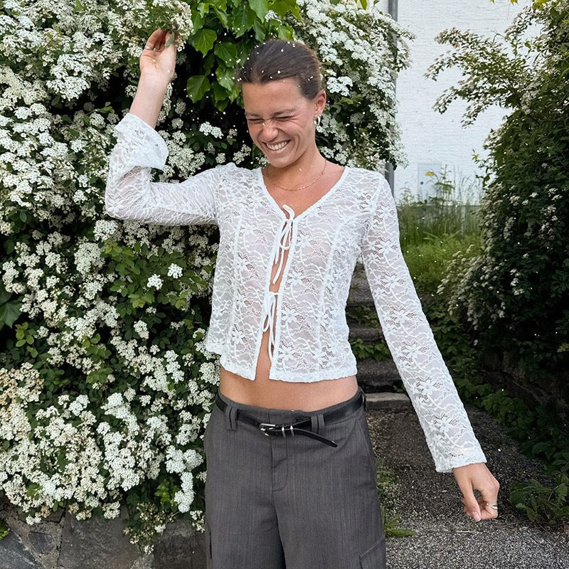 Damen Spitzenbluse mit elegantem Schnürverschluss R&B