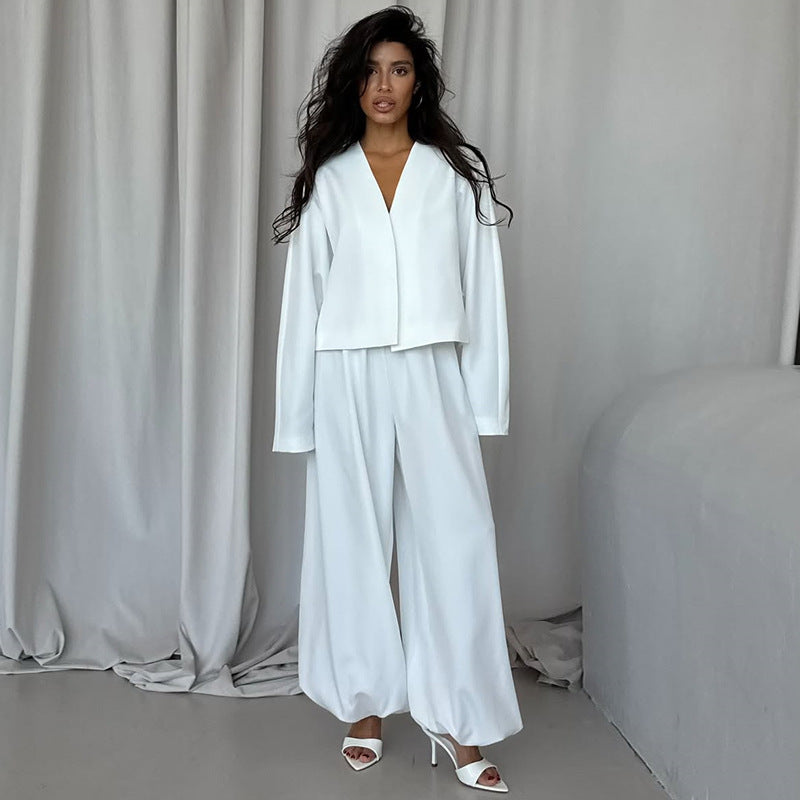 Damen lässiger Hosenanzug mit cropped Jacke und weitem Schnitt R&B
