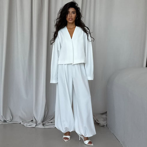 Damen lässiger Hosenanzug mit cropped Jacke und weitem Schnitt R&B