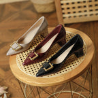 Damen elegante Stilettopumps mit modischem Schnallenakzent