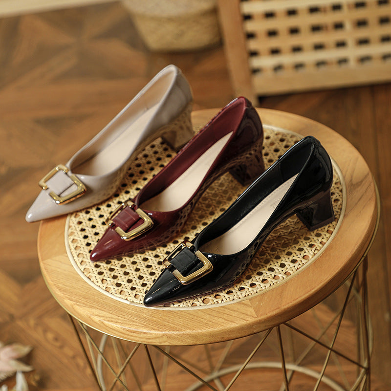 Damen elegante Stilettopumps mit modischem Schnallenakzent