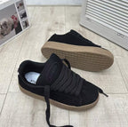 Damen Sneaker aus weichem Wildleder mit rutschfester Sohle