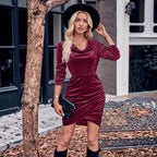 Damen Mini-Kleid aus schimmerndem Samt mit eleganter Silhouette und langen Ärmeln R&B