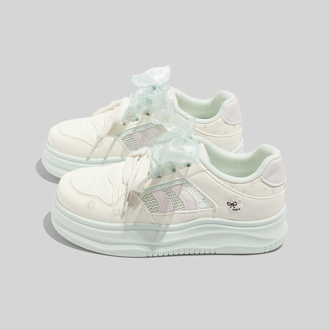 Damen Sportliche Sneaker mit dekorativen Details und atmungsaktiven Netz-Einsätzen R&B