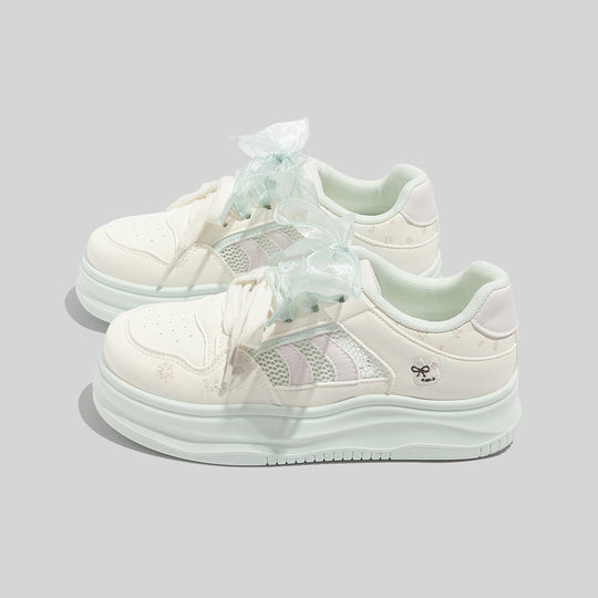 Damen Sportliche Sneaker mit dekorativen Details und atmungsaktiven Netz-Einsätzen R&B