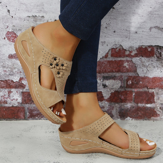 Damen komfortable Sandalen mit modischem Lochmuster und floralen Akzenten R&B