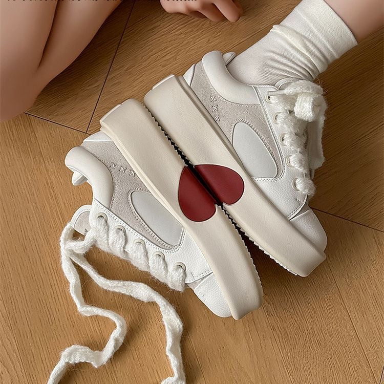 Damen modische Sneaker mit dämpfender Plateau-Sohle und stylischen Akzenten