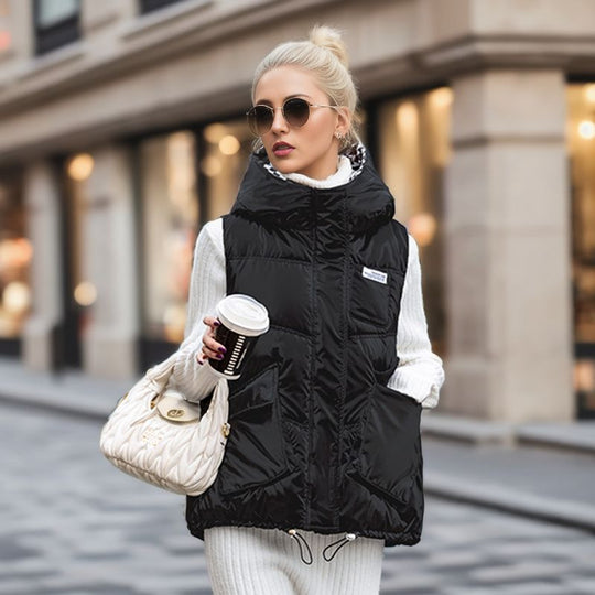Damen gesteppte Winterweste mit verstellbarer Kapuze und praktischen Taschen R&B