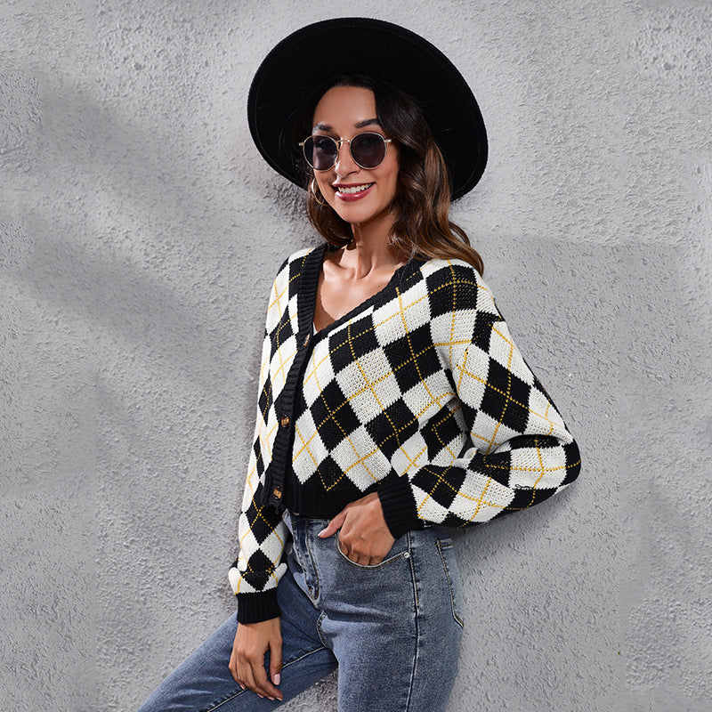 Damen Modischer Karodeckpullover mit tiefem V-Ausschnitt und eleganten Knopfdetails R&B