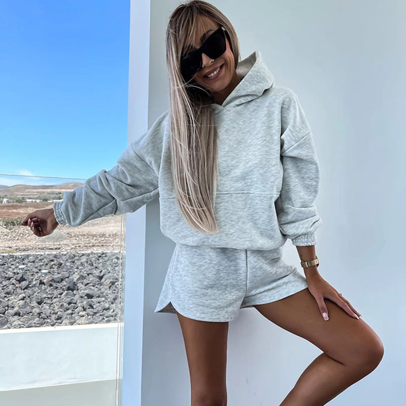 Damen Sportlicher Hoodie mit dazu passender Shorts R&B