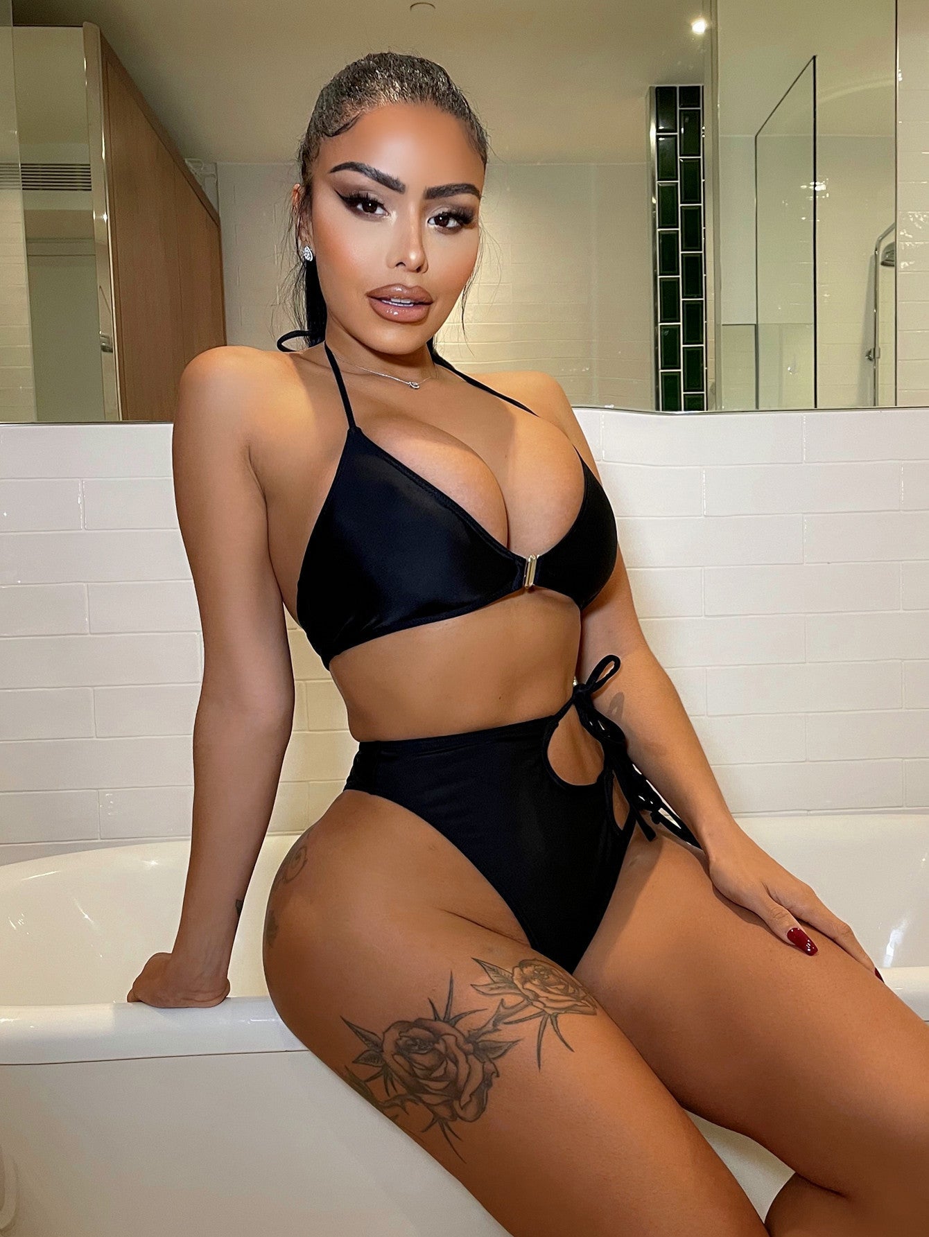 Damen Hochgeschnittenes Cut-Out Bikini-Set